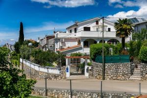 Apartment Sanja in center of Malinska