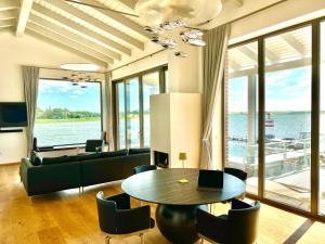 Apt "Sunset Lounge" in Waase - Ummanz - Meerblick, Kamin, Sauna