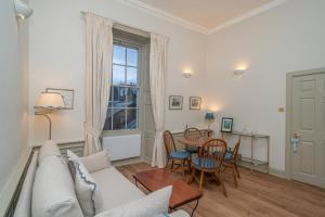 Charming Georgian flat in the Heart of Edinburgh - Pass the Keys