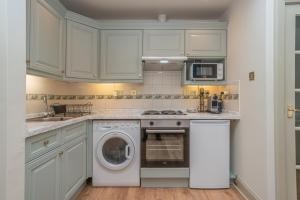 Charming Georgian flat in the Heart of Edinburgh - Pass the Keys