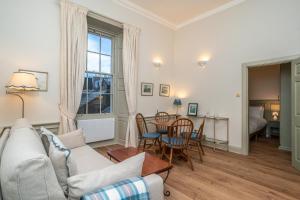 Charming Georgian flat in the Heart of Edinburgh - Pass the Keys