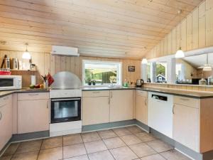 Holiday Home Valpuri - 1-3km to the fjord by Interhome