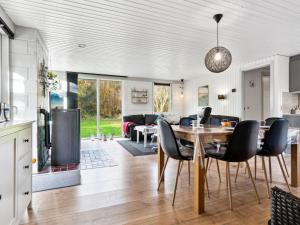 Holiday Home Pia - 250m to the fjord by Interhome