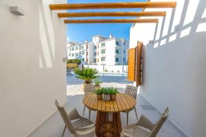 Villa Mariposa by the Sea