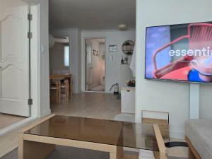 5min to Hongdae,Itaewon,KTX&Sleeps 8&Central Seoul
