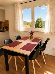 BlackHome Bergblick Titisee Balkon Parkplatz HochschwarzwaldCard
