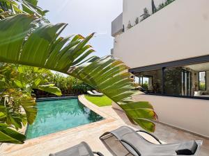Villa de standing avec piscine au golf d Akenza