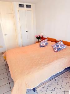 La Calma Viola Appartment near Zenia Boulevard
