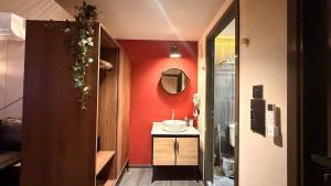 Luxury Loft Villa 3BR Sleeps 10 Near BTS Silom