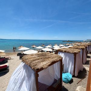 Sea view apartament with private garden- Beach Umbrella Included
