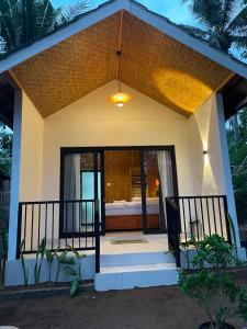 Flower Lodge Tetebatu