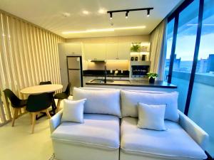 LIV Exclusive Flat 503 a 2 min da Praia de Bombas