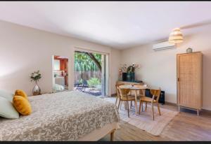 Lou Gordoletto et piscine privée