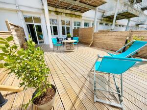 appartement confortable avec grande terrasse proche plage et port