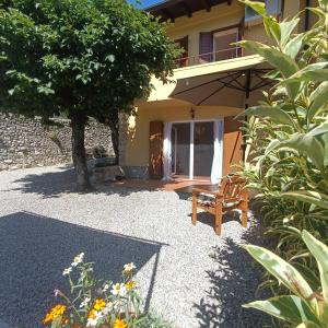 "My Country House" Salo- Rustico con Ampio Giardino, AC, Parcheggio & Pet Friendly
