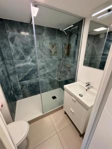 La Marine Hyères, sea-view duplex apartment