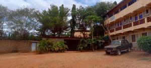 Charonyi Safari Lodge