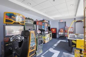 Lakeview Luxe Escape Near Disney Fireworks!