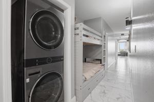 Lakeview Luxe Escape Near Disney Fireworks!