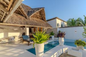 Gorgeous Private Penthouse in the Heart of Paje Zanzibar steps to Paje Beach withrestaurants shops & amenities on your doorstep