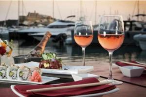 MI CAPRICHO BEACHFRONT 414 - Apartment with terrace and private garden by the sea