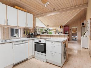 Holiday Home Tyyne - 250m from the sea by Interhome
