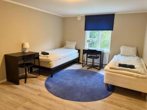 10 Bedroom Workers Villa With Free Parking