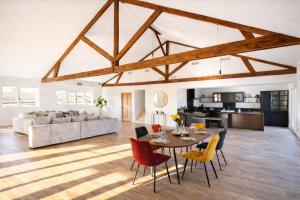 Les Arches dOr - Loft 200 m2 avec Rooftop, Jacuzzi et 3 Suites - Centre 5 min - Proche A7-A9