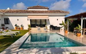 El Rancho Villa with pool near Puerto Banus
