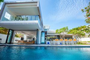 Luxury Beachfront Private Pool Villa 5BR Sanctuary Ho Tram 1000m2