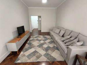 Espaçoso apto de 3 quartos em Copacabana
