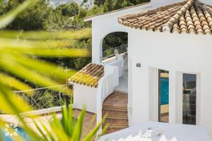 Villa Infinidad by Abahana Villas