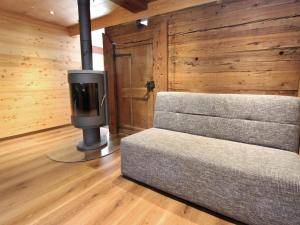 Holiday Home in Binntal near Lengtal Deck