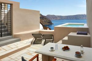 Villa Serendipity Oia Santorini Caldera Views Hot Tub 2 Bedrooms