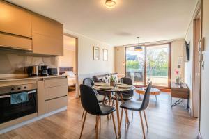 HOM I Parking, WiFi, Vista parcial al Lago, 2D2B, Calefacción Central