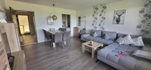 Alpennest mit Pool und Sauna, direkt am Skihang