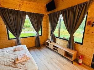 Wood Nest Curtea de Argeș - Cabană de vacanță în natură