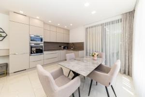 Porto Sole by Belmont Realty
