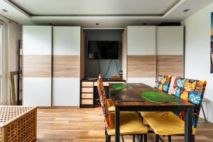 Dąbka Comfort Apartment by BookingHost