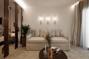 Anora Naxos Suites