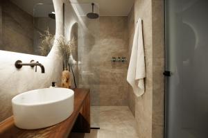 Anora Naxos Suites