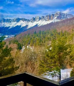 Vue magnifique sur les montagnes du Vercors