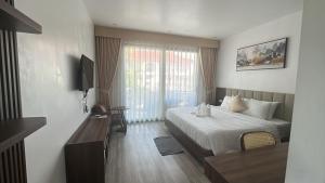 Sunset Mountain View Resort