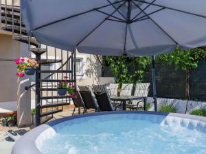 Apartment L&V by Interhome