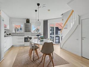 Apartment Andine - 375m from the sea by Interhome