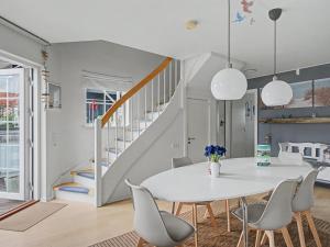 Apartment Andine - 375m from the sea by Interhome