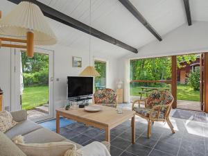 Holiday Home Pascal - 175m from the sea by Interhome