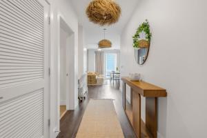 West Midtown Condo with Rooftop Near Benz Stadium