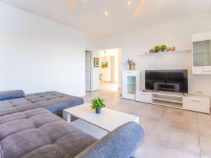 Apartment Sea&Mount-1 by Interhome