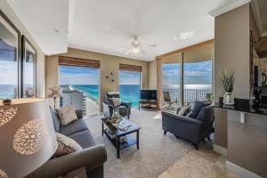 The Mermaid &The Fisherman-1 Bedroom Beachfront Condo with Breathtaking Views!